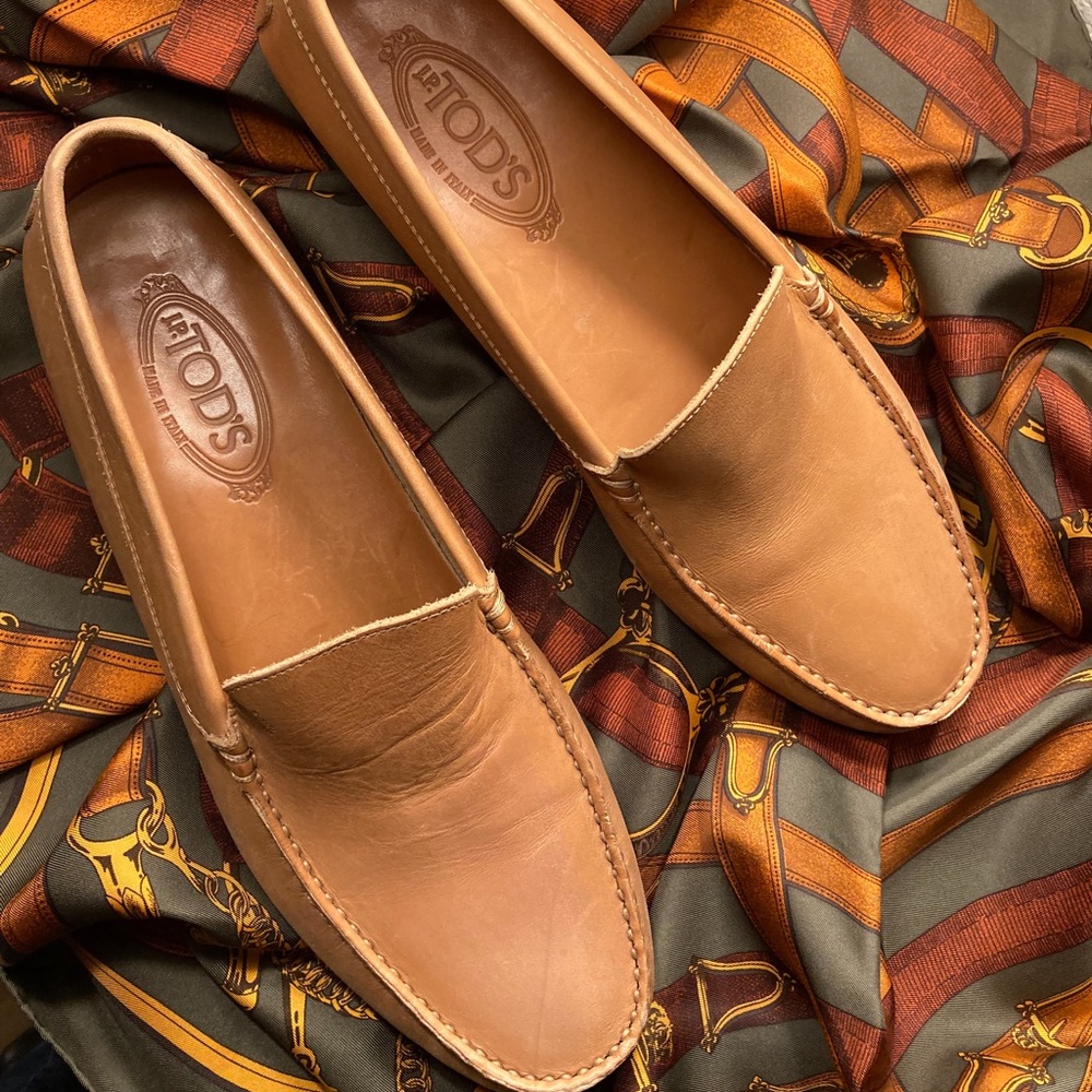 TOD’S Italy Gommino Camel/Tan Leather Driving Shoes Slip On Size 10.5 USA 10.